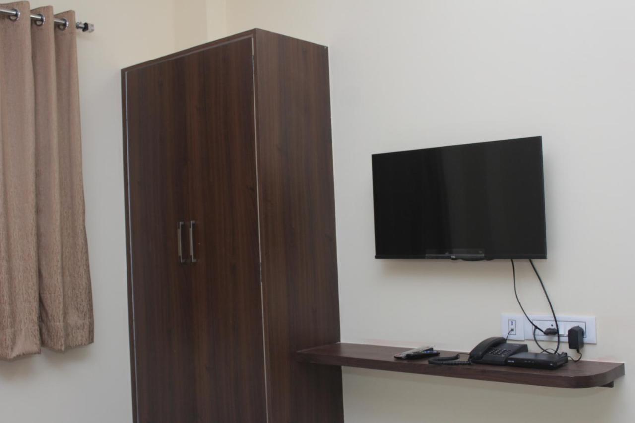 Sanjiva Suites Kolkata Bagian luar foto