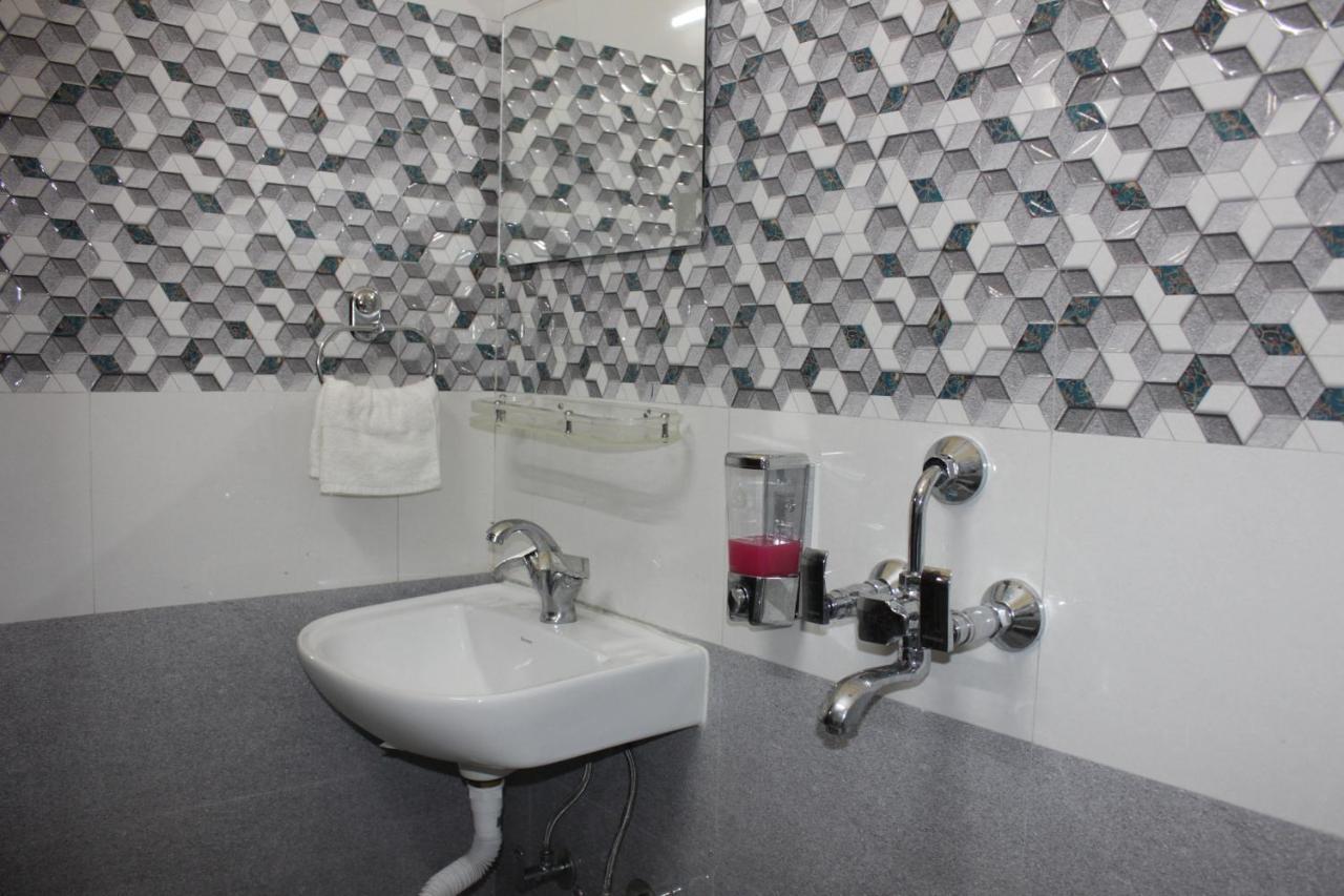 Sanjiva Suites Kolkata Bagian luar foto